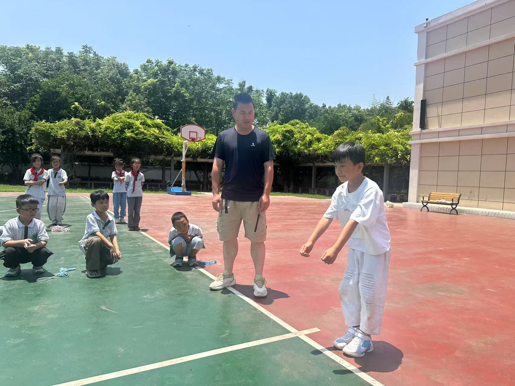 【雅韵先锋·榜样教师】深耕乡土育桃李 体育筑梦绽芳华  ——记金陵小学教师王义龙的靖安小学支教之路