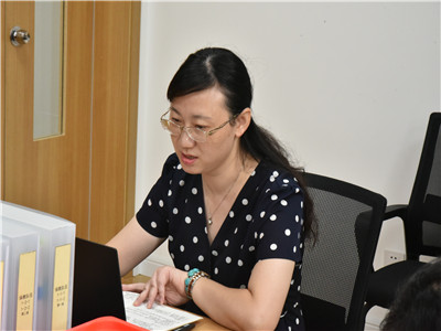 陆玲.jpg