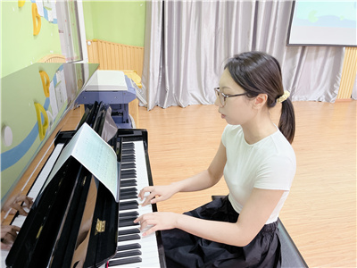 钢琴弹唱 (1).jpg