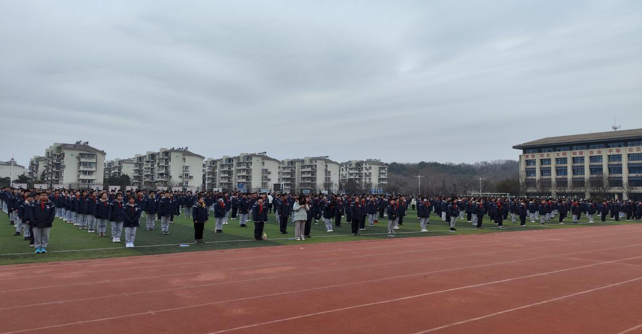 学习雷锋精神 传承光荣传统_html_m5f32a95e.jpg