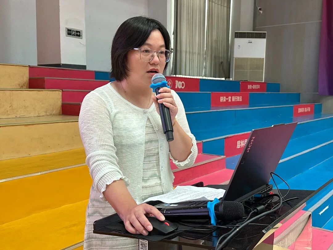 8.10 新程已启 梦想待追——实初尧化2025级初一暑期家长会_html_m5ca1b02f.jpg