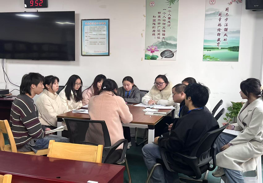 南特语言学院学生来我校见习纪实_html_mdde1bd0.png