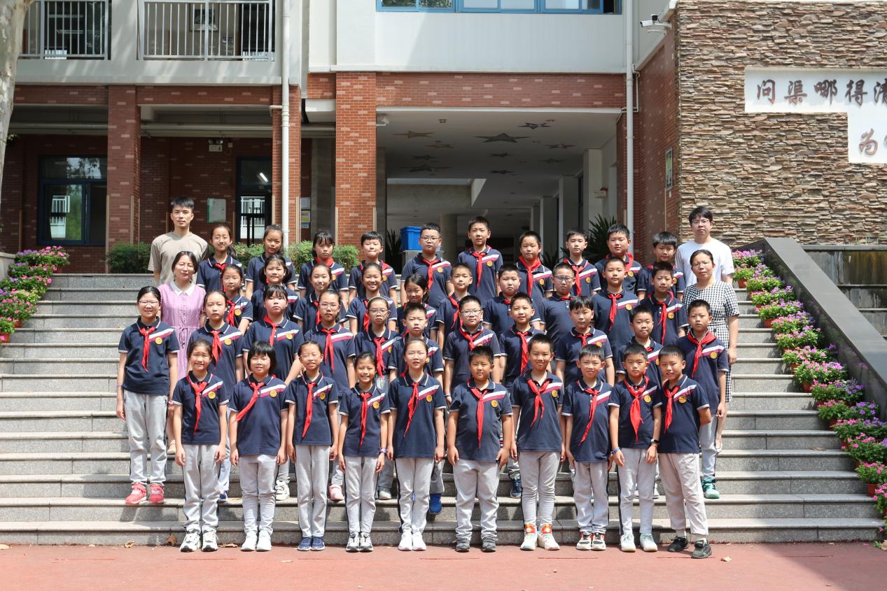 【升旗仪式】0304_html_m4d969344.jpg