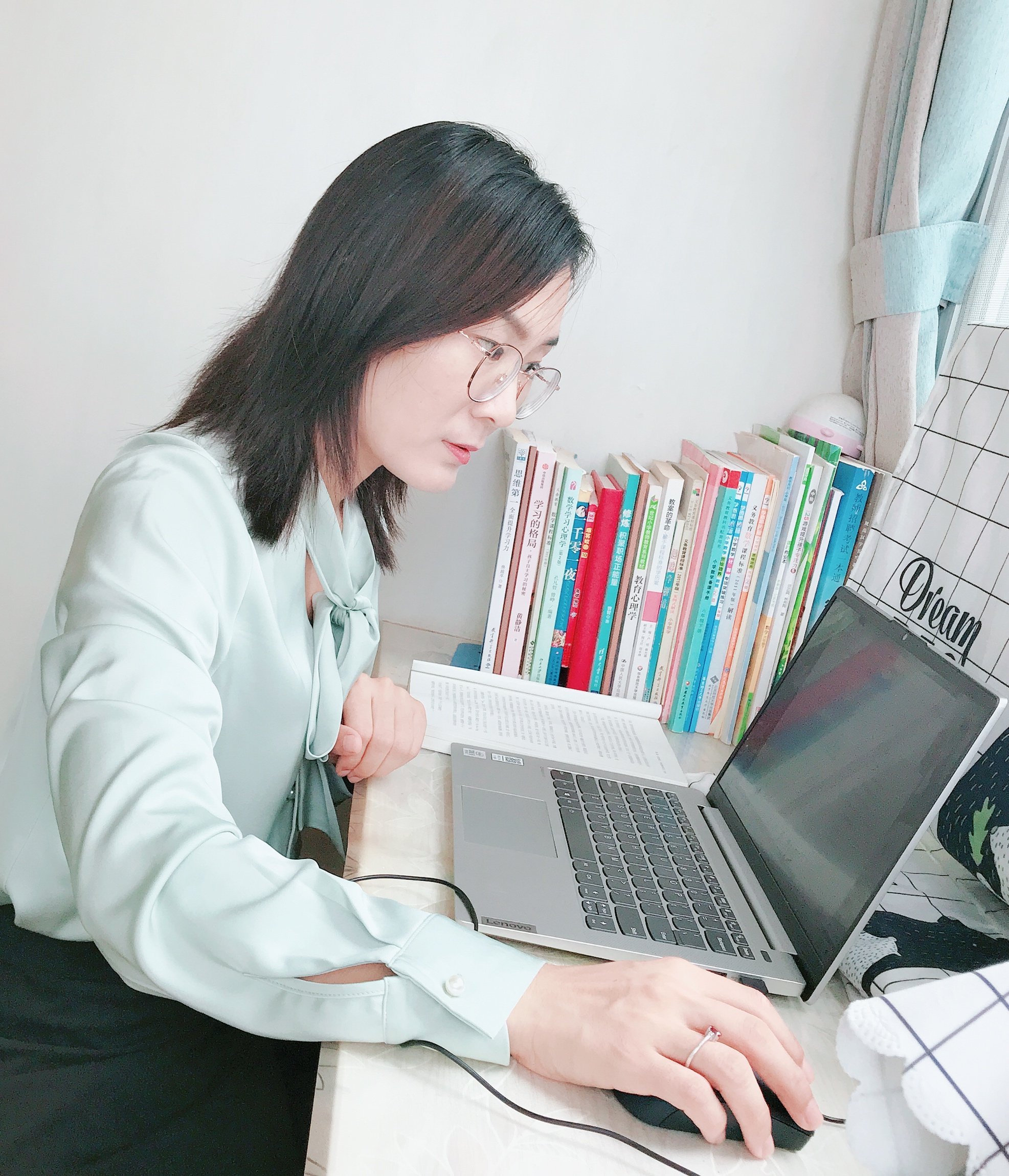 8.10新闻稿如何让课堂更有魅力 行知读书沙龙在线读书交流(2)_html_m11c3ea8.jpg