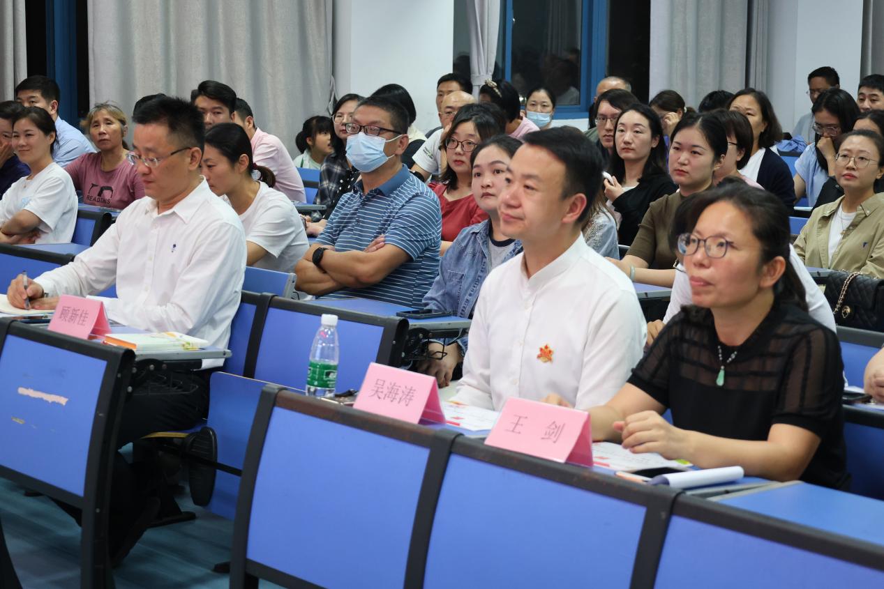 家校携手，为创建儿童友好校园助_html_7d0e2909.jpg