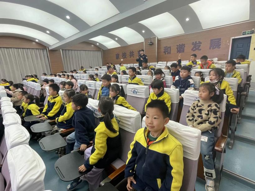 一4班 十二月新闻_html_31bfa5e5.jpg