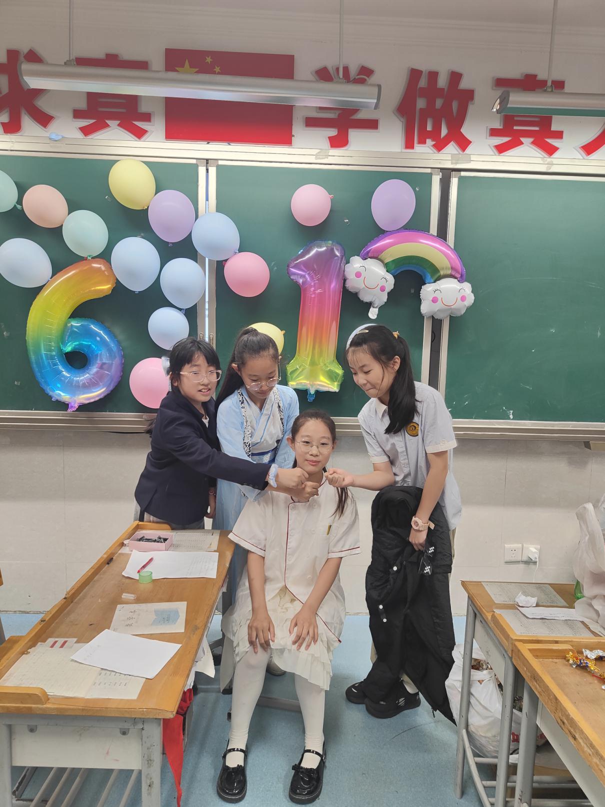 嘉奖空表刘燕_html_593815f6.jpg