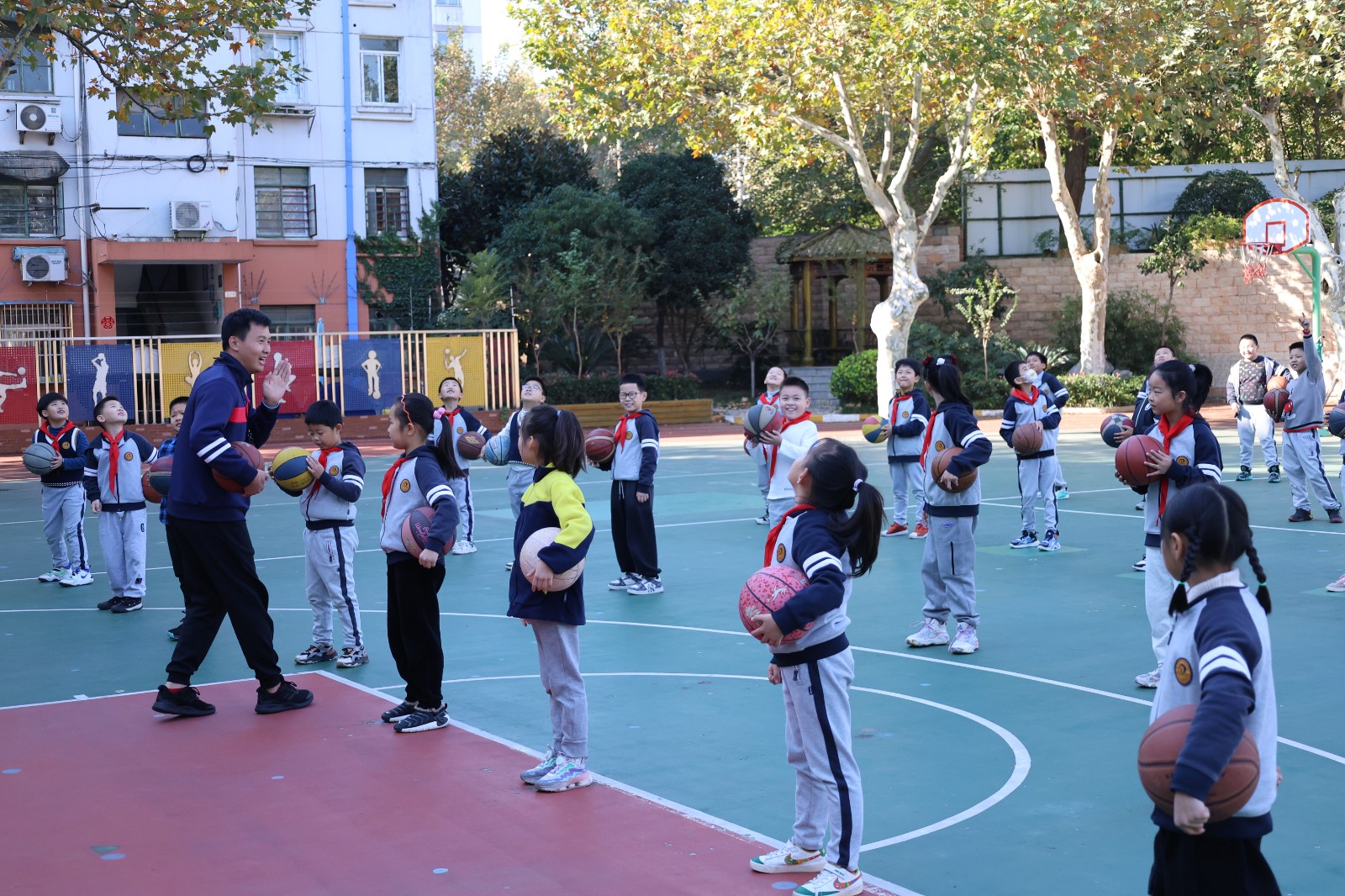 孙老师上课2.JPG