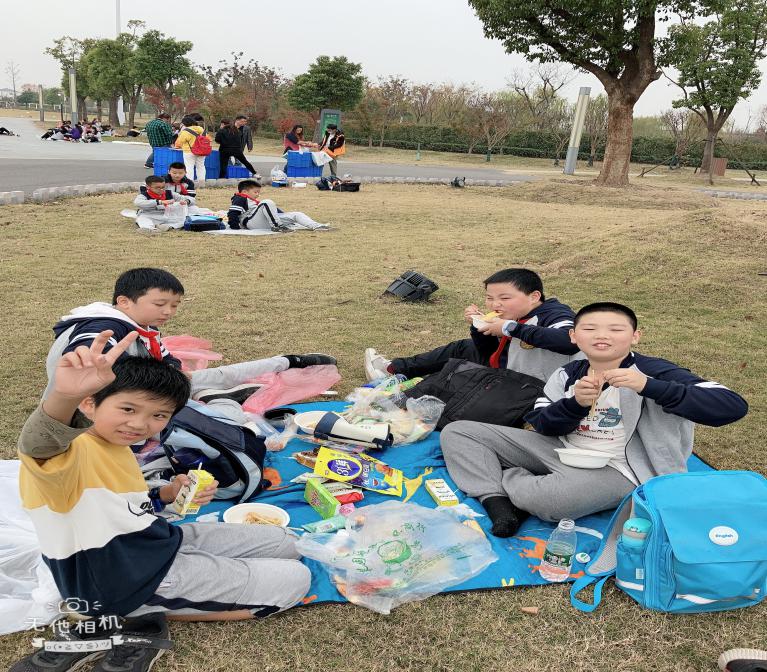 记一次快乐的秋游_html_7e4d6b38.jpg