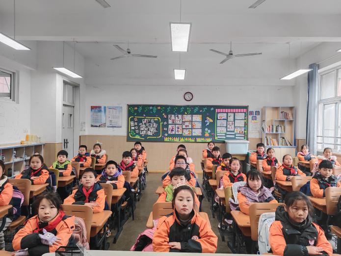 2024.03.01弘扬雷锋精神主题班会活动（陈琛）_html_m3d314d72.jpg