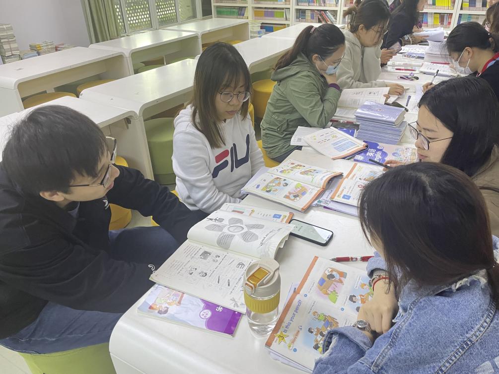 3.14 丁小英语组集体备课报道（惠金丽）_html_13d1788e.jpg