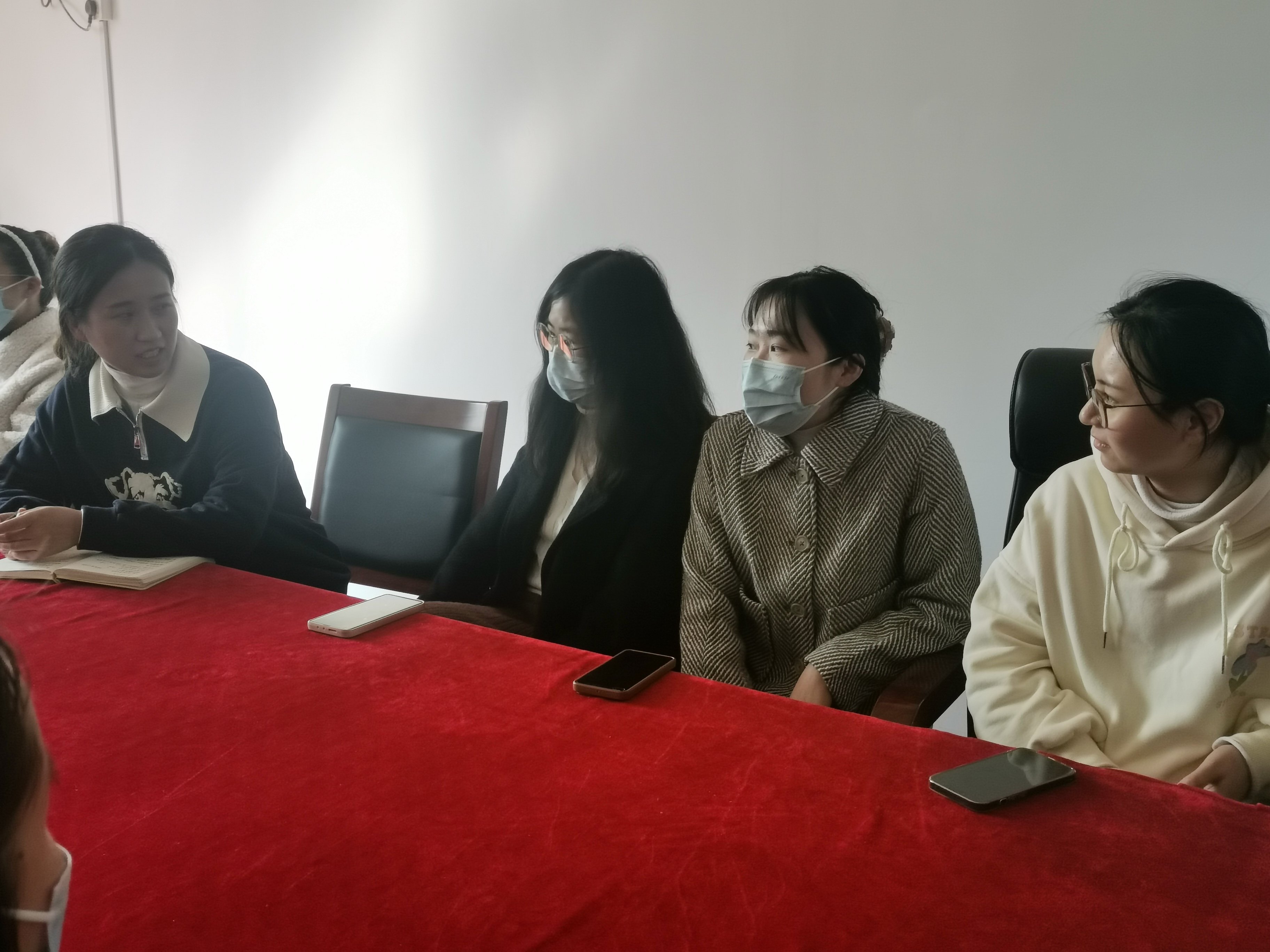 二年级级部会议报道_html_331f6d93.jpg
