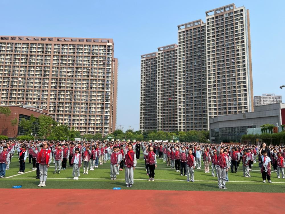 【丁香汉声·学生成长营】法治护航 健康成长_html_m371a118b.jpg