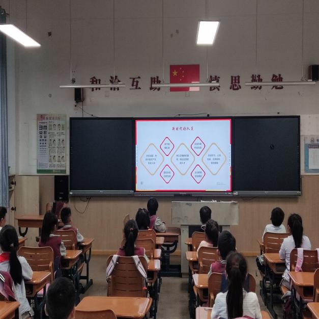 建队日系列报道_html_701ac382.jpg