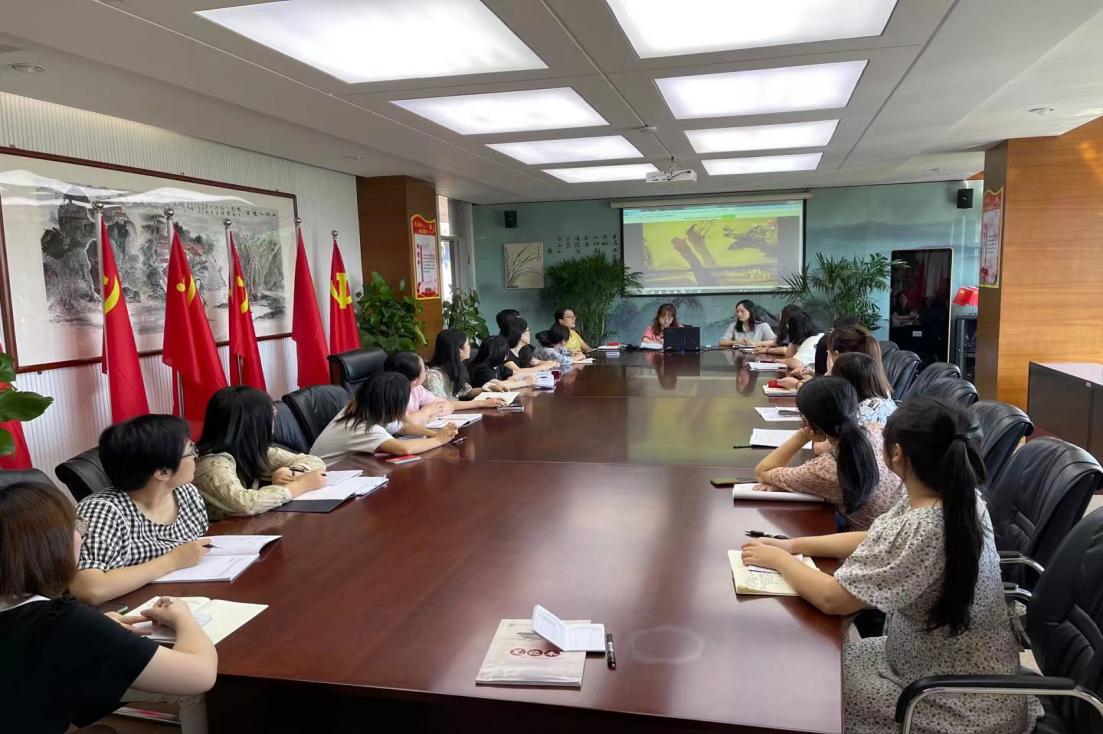 学习贯彻习近平总书记在西藏考察期间重要讲话精神_html_6e06fa77.jpg