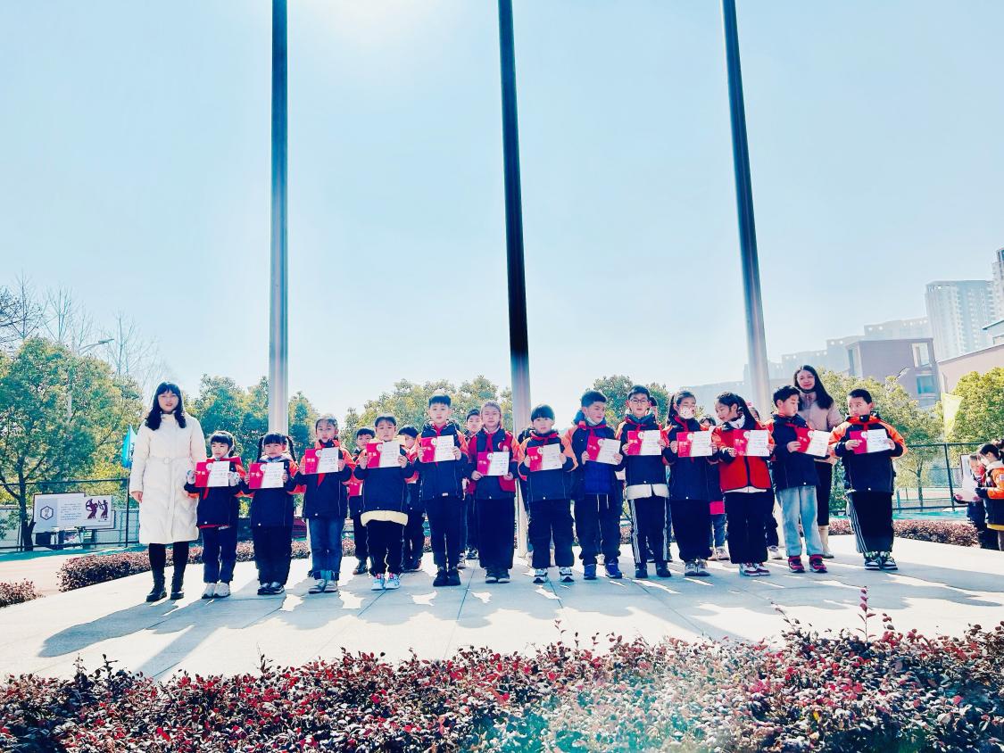 【丁香汉声 学生成长营】增强学习雷锋意识，推动校园文化建设_html_m5cd14d6d.jpg