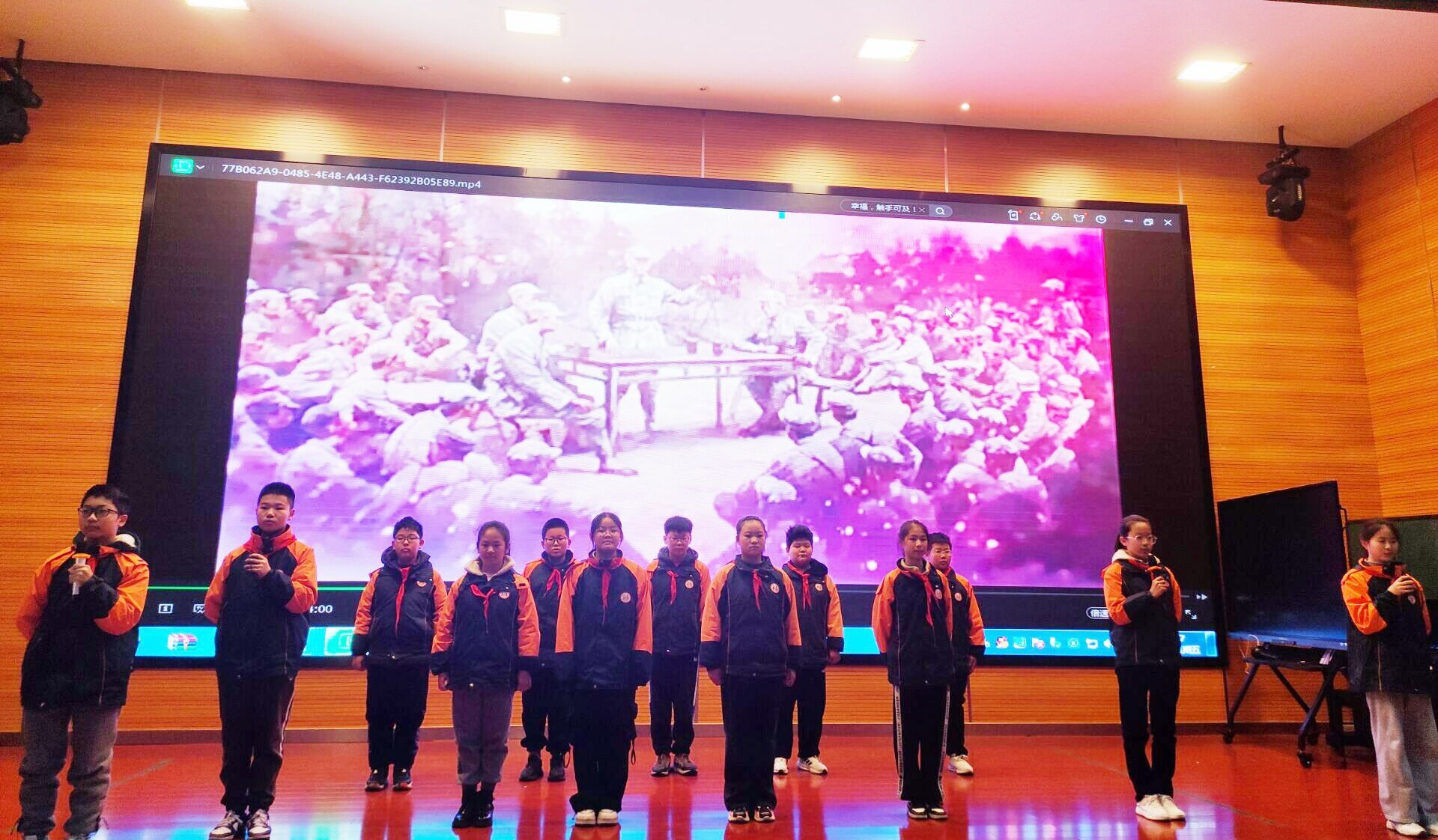 六年级诵读比赛报道(1)_html_baf4a57.jpg