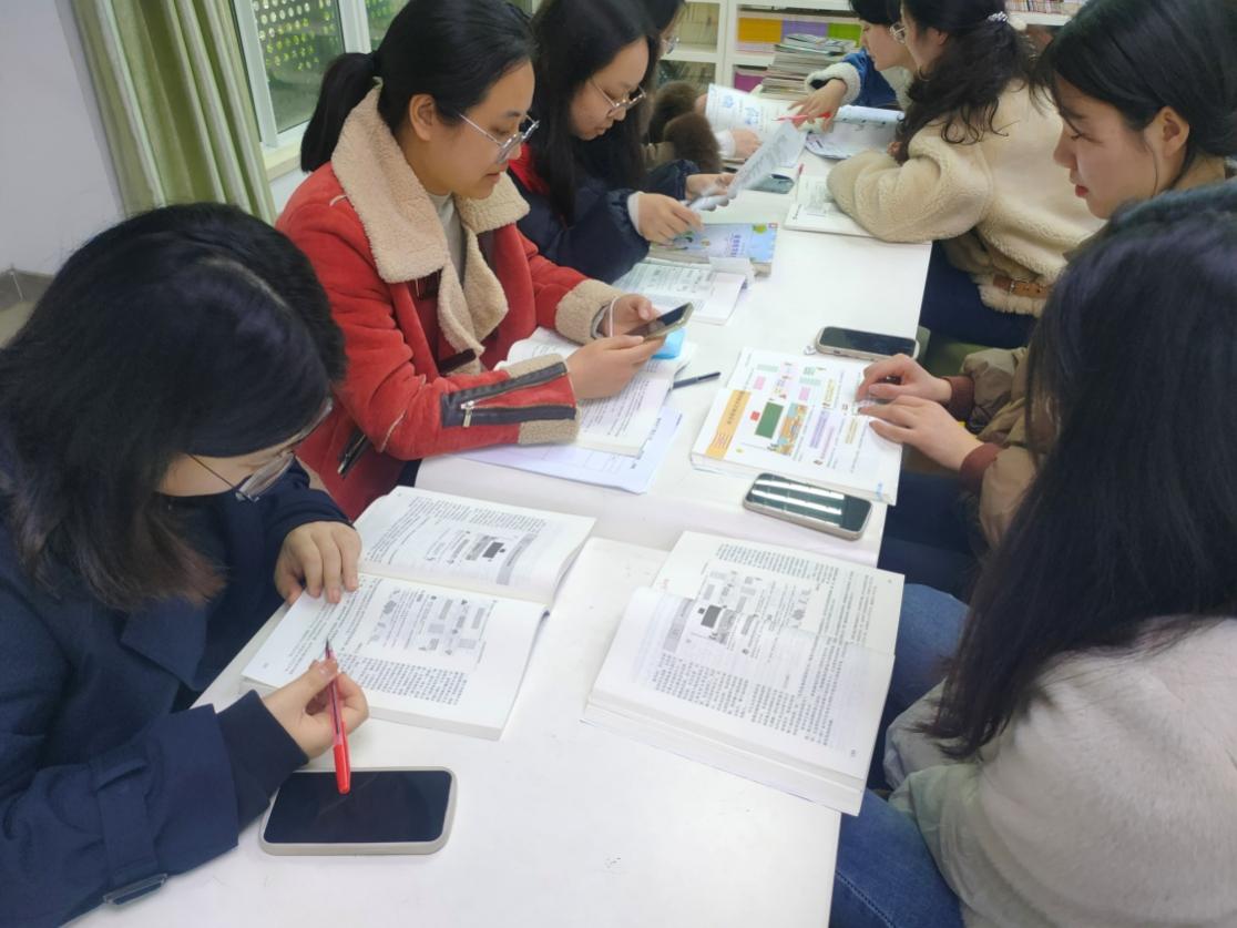 集体备课新闻稿_html_42dd340.jpg