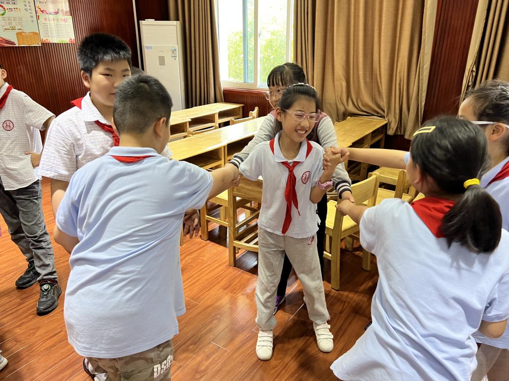 崔粲-【丁香汉声·心育】携“心”前行——南京市丁家庄小学开展心理委员团辅培训活动2023.5.19_html_382f7564.jpg