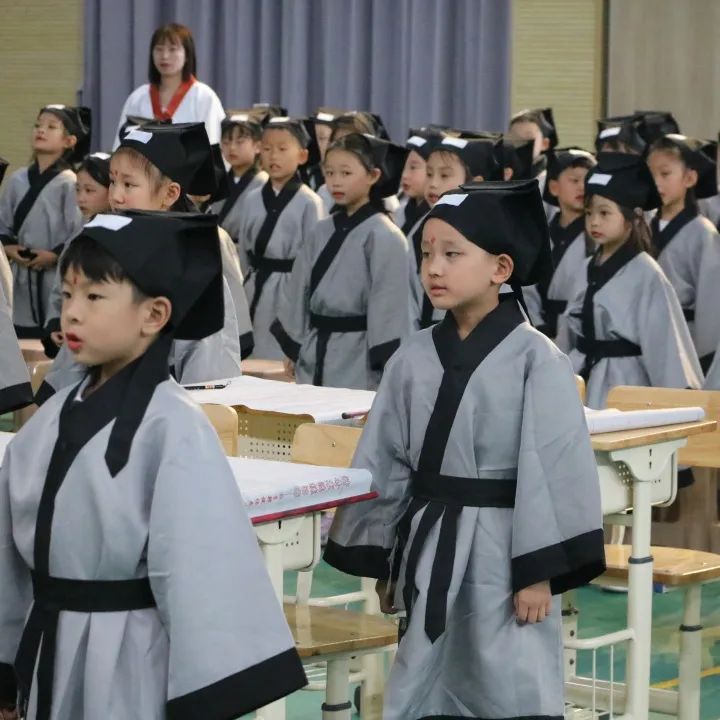 入学仪式_html_1ab54348.jpg