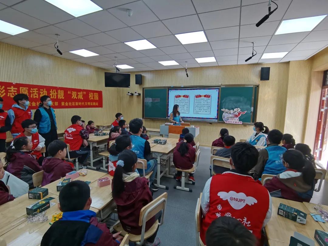 志愿者_html_m186f6144.jpg
