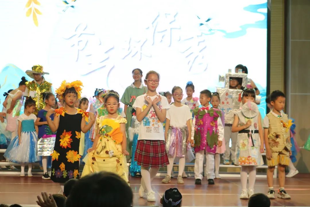 国庆_html_30418caf.jpg