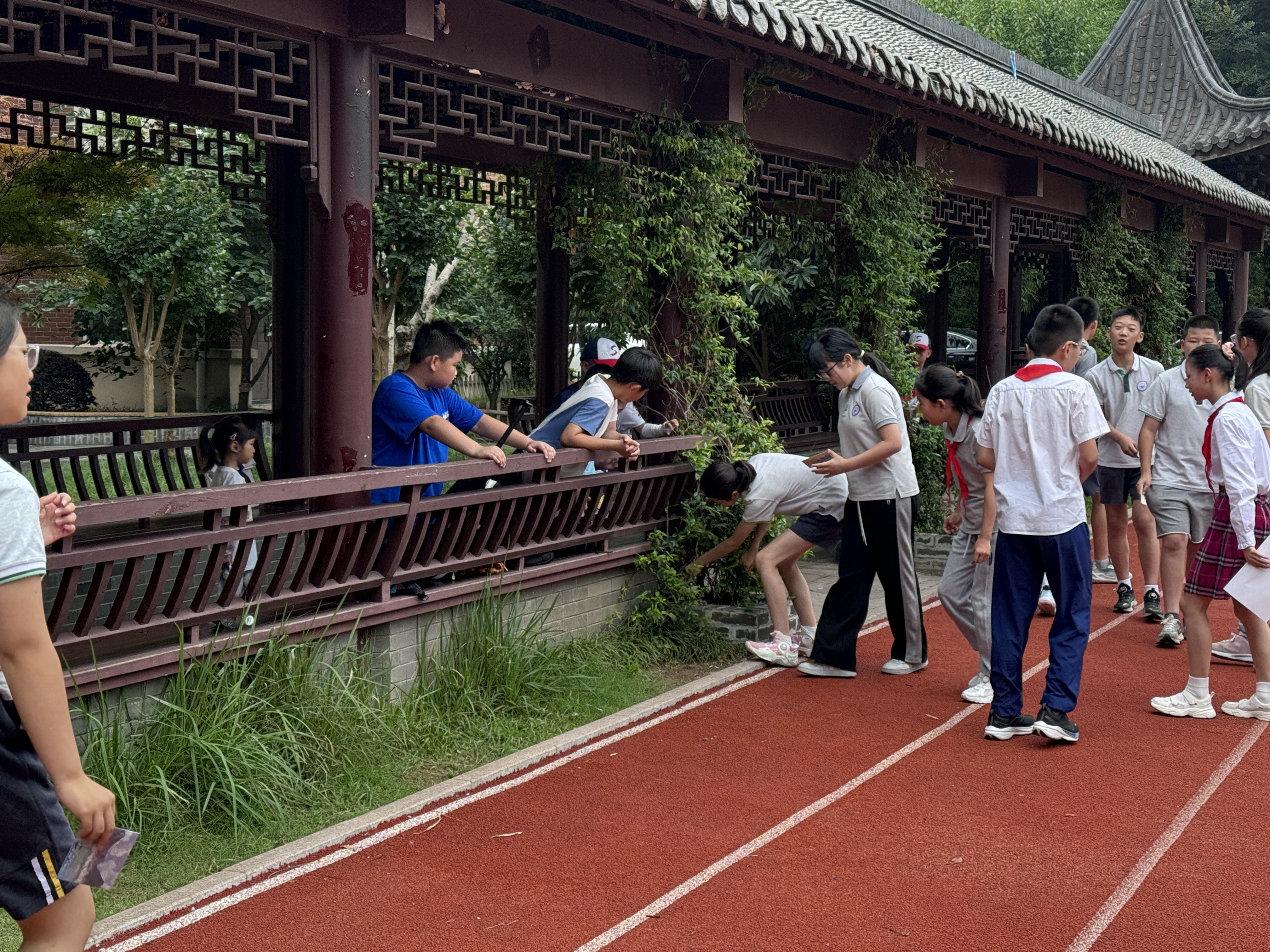 2024.06.26共忆来时路，永踏新征程——记紫金小学2018级六年级毕业典礼_html_2ee1f686.jpg