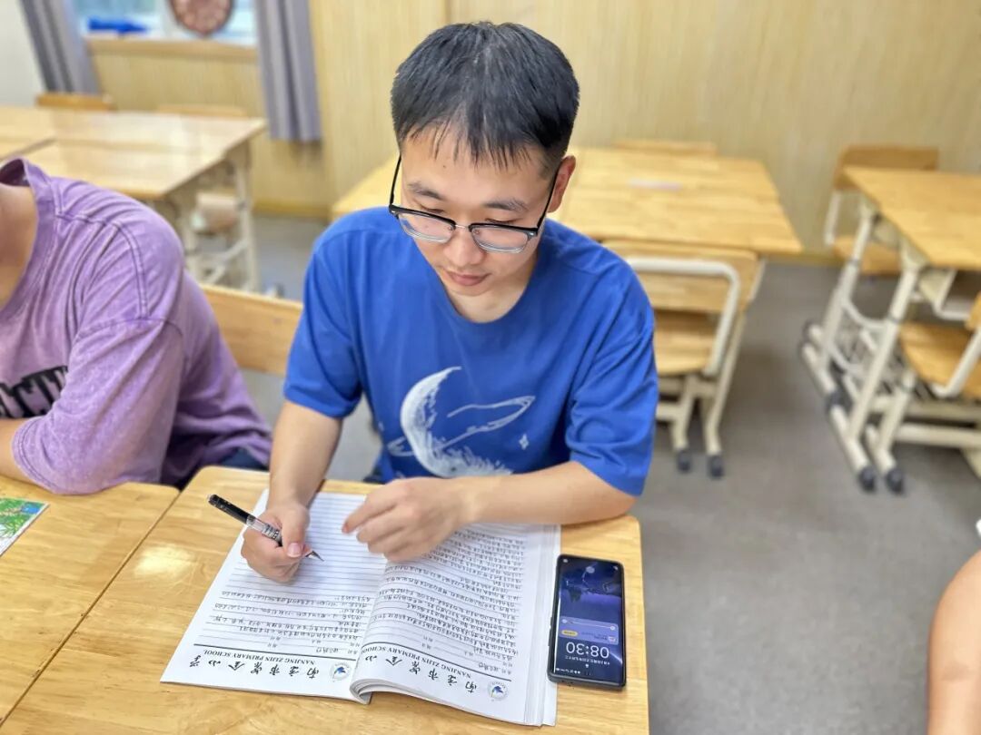 新建 DOCX 文档_html_6624c2ba.jpg