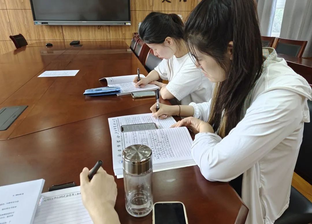 新课标_html_m6bc2de32.jpg