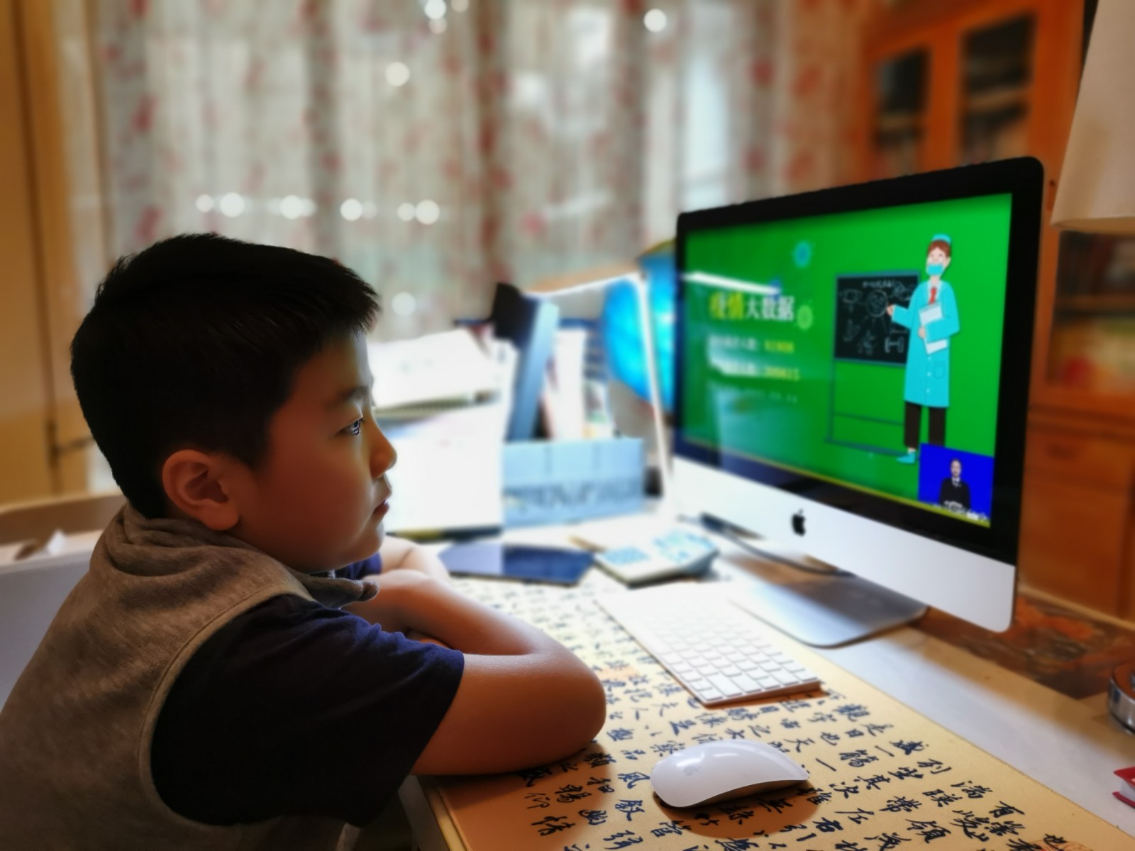 重视安全教育工作  促进学生健康成长  ——记紫金小学全体学生观看检察院法治教育课