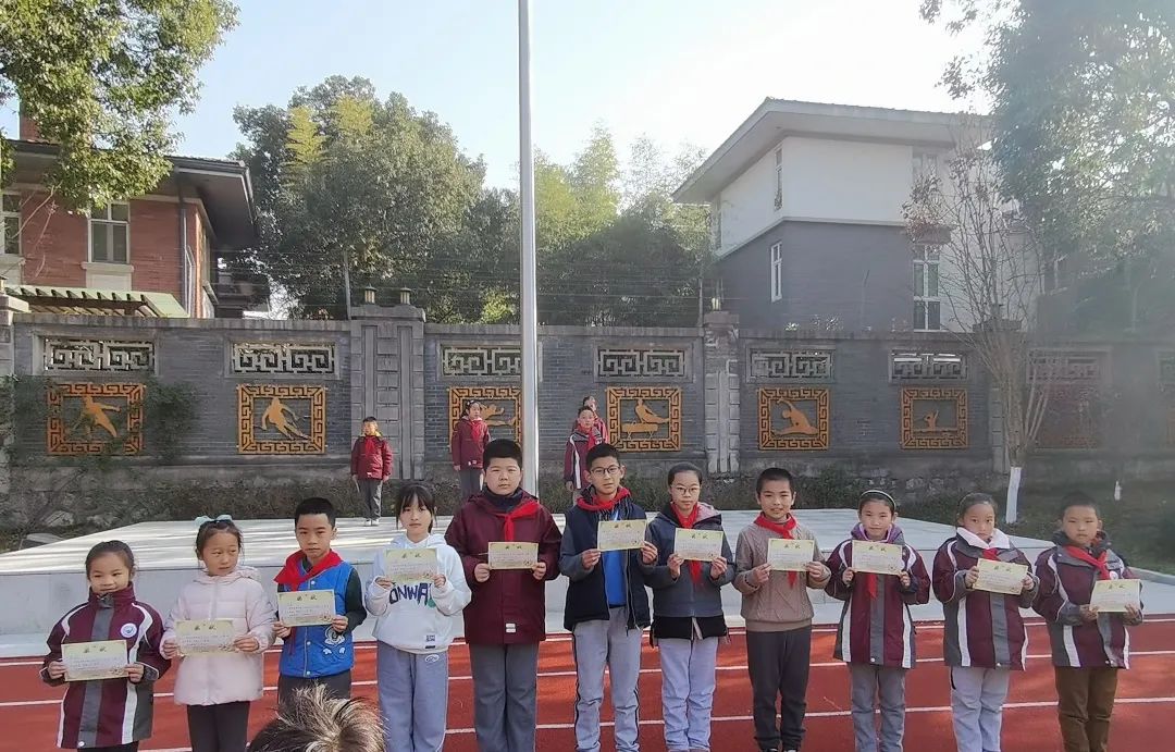 方块字   中国娃——记紫金小学“汉字文化周”活动_html_m6702f35d.jpg
