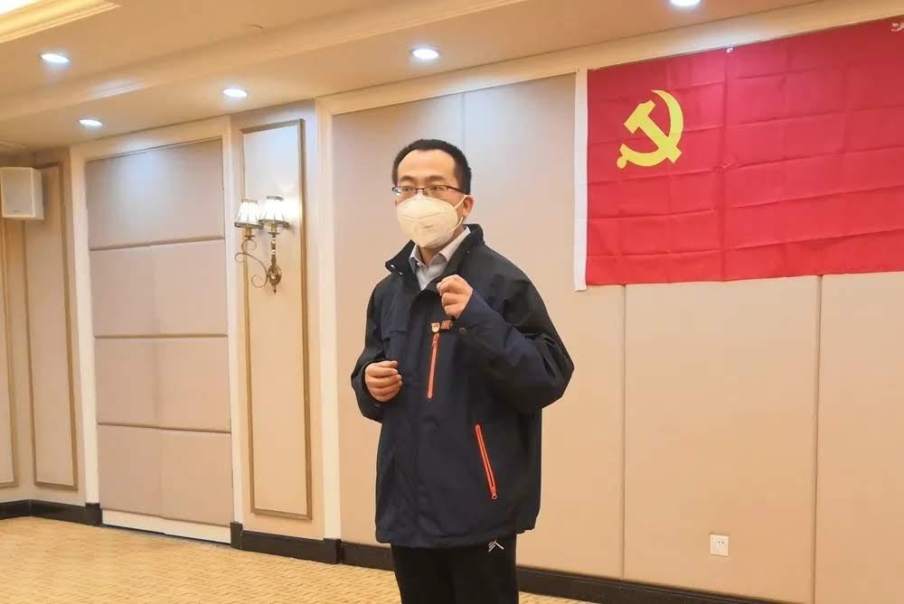 6月10日 党课开讲啦_html_m46efdea2.jpg