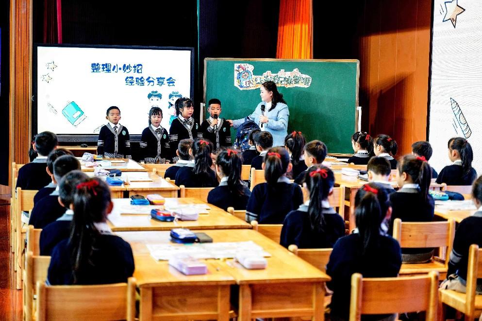 市级德法教研课新闻稿(3)_html_4b9f5cf6.jpg