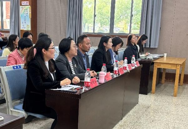 10.22“跨”学科之美“融”育人之力报道_html_m3a4fcef1.jpg