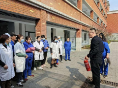 强化消防意识，筑牢校园安全防线——南京市栖霞区迈皋桥中心小学开展后勤人员消防培训活动