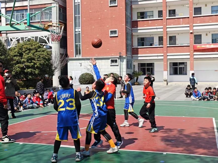 师者如光 追光前行——迈小教师徐晨忠_html_4ed0a02a.jpg