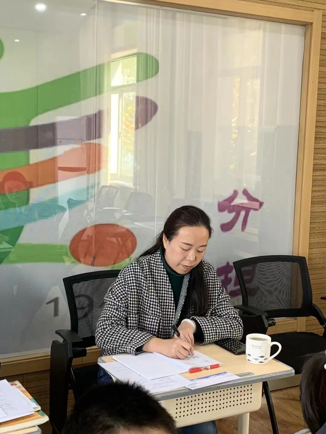李洁事迹(2)_html_m6a77ff41.jpg