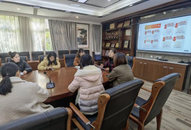 学习第十九届中央委员会第六次全体会议报道(1)_html_m4a9c97b0.jpg