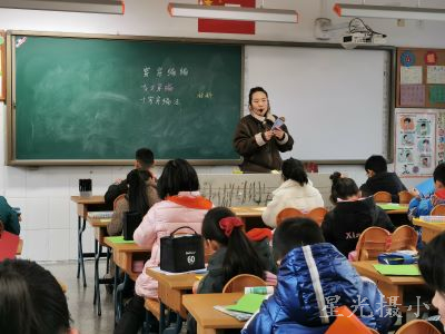 谢羽曦上课(1).jpg