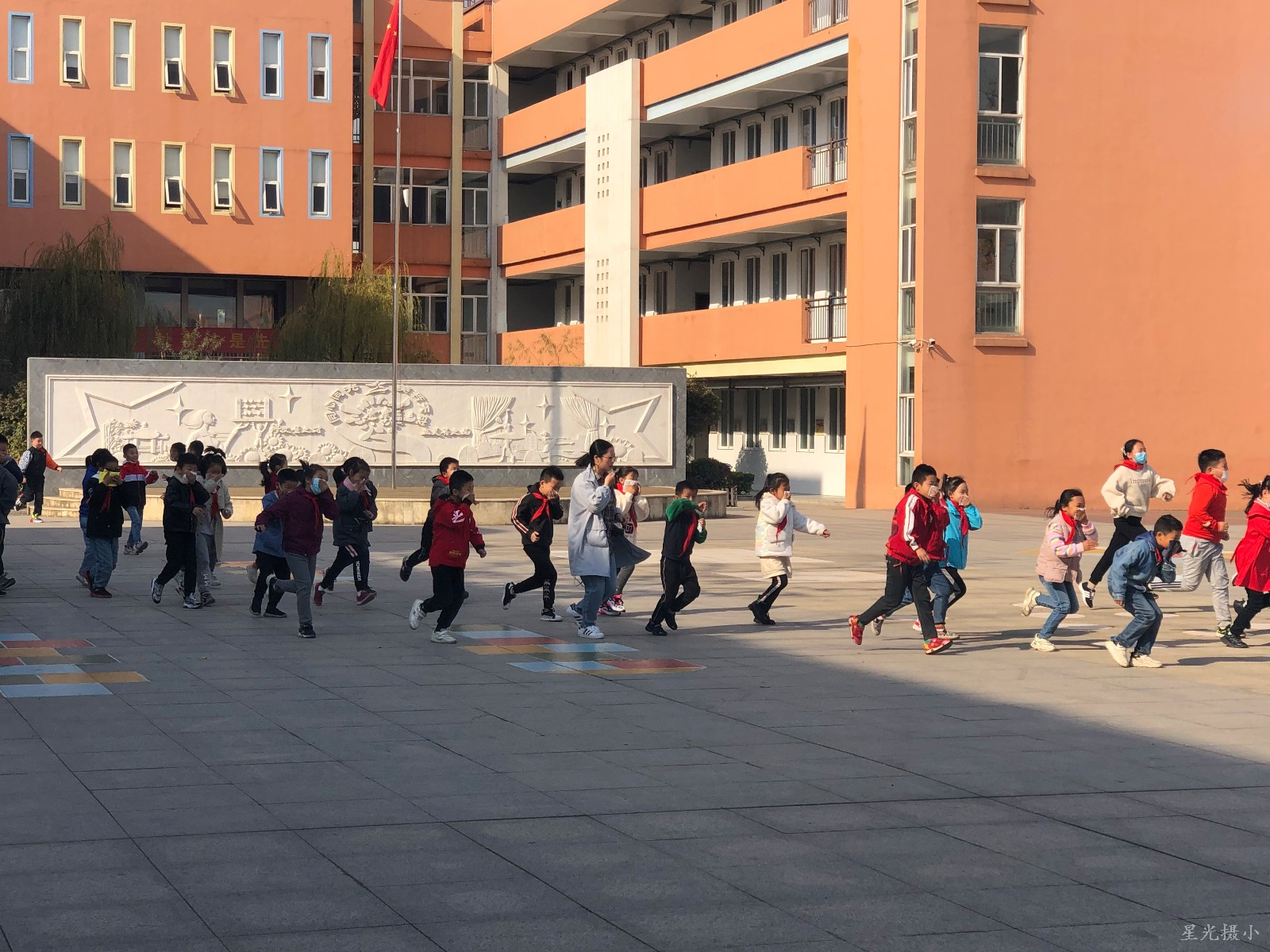 消防应急疏散演练活动1.jpg