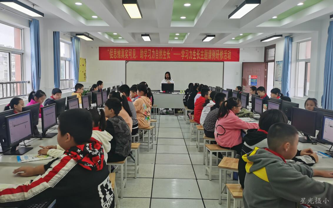 徐老师上课.jpg