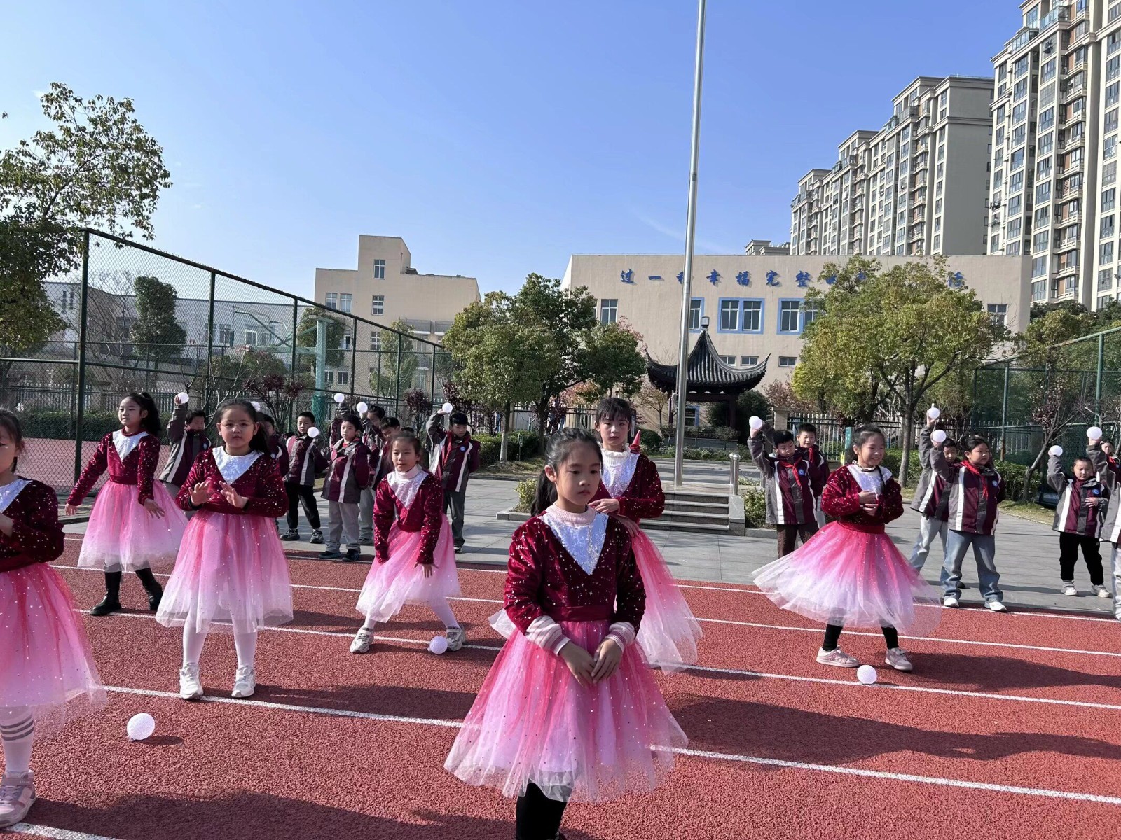 舞蹈2.jpg 舞蹈2.jpg