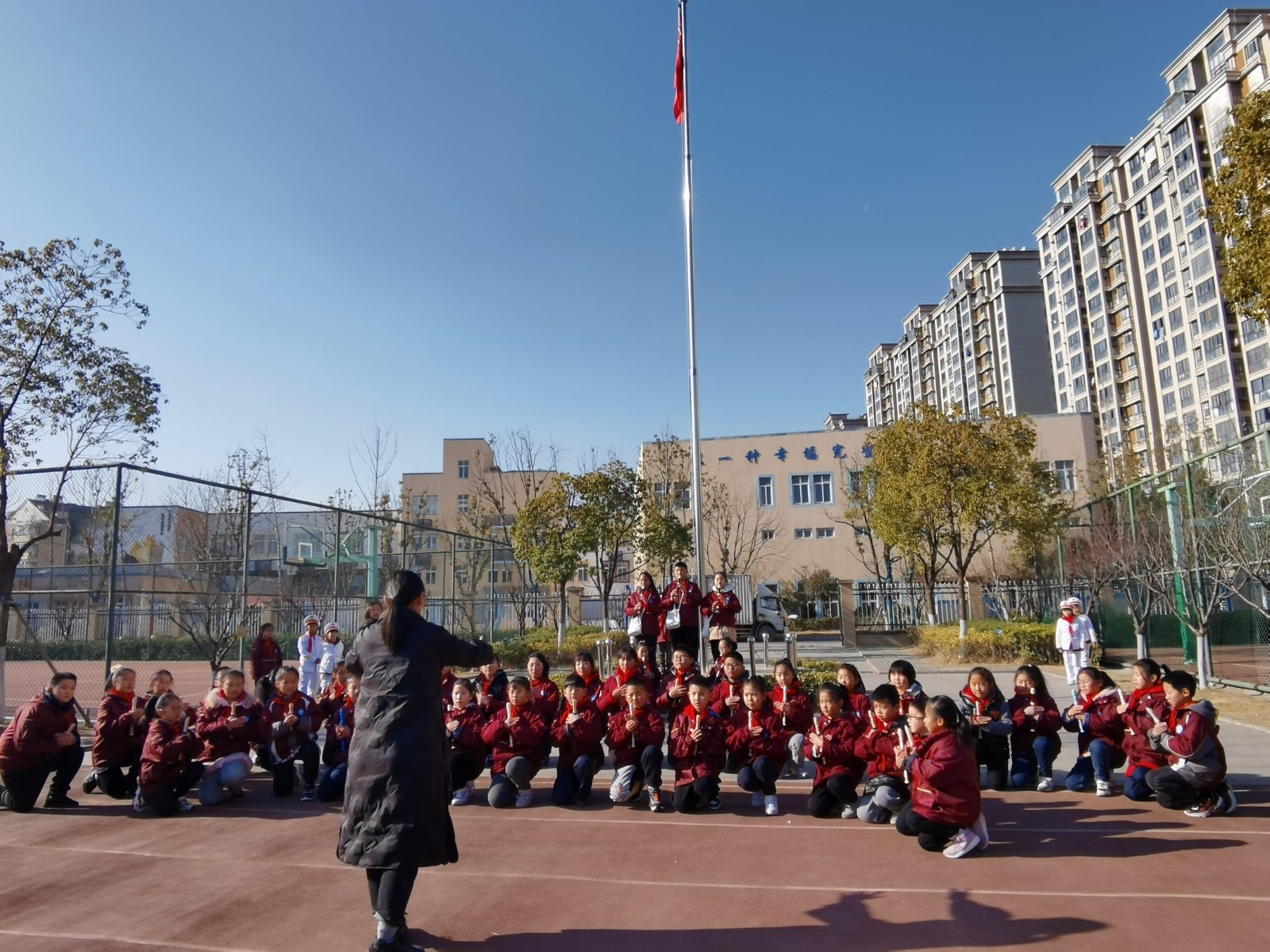 【星光摄小】新年新起点，新年新希望 ——摄小天佐路校区第18周升旗仪式报道