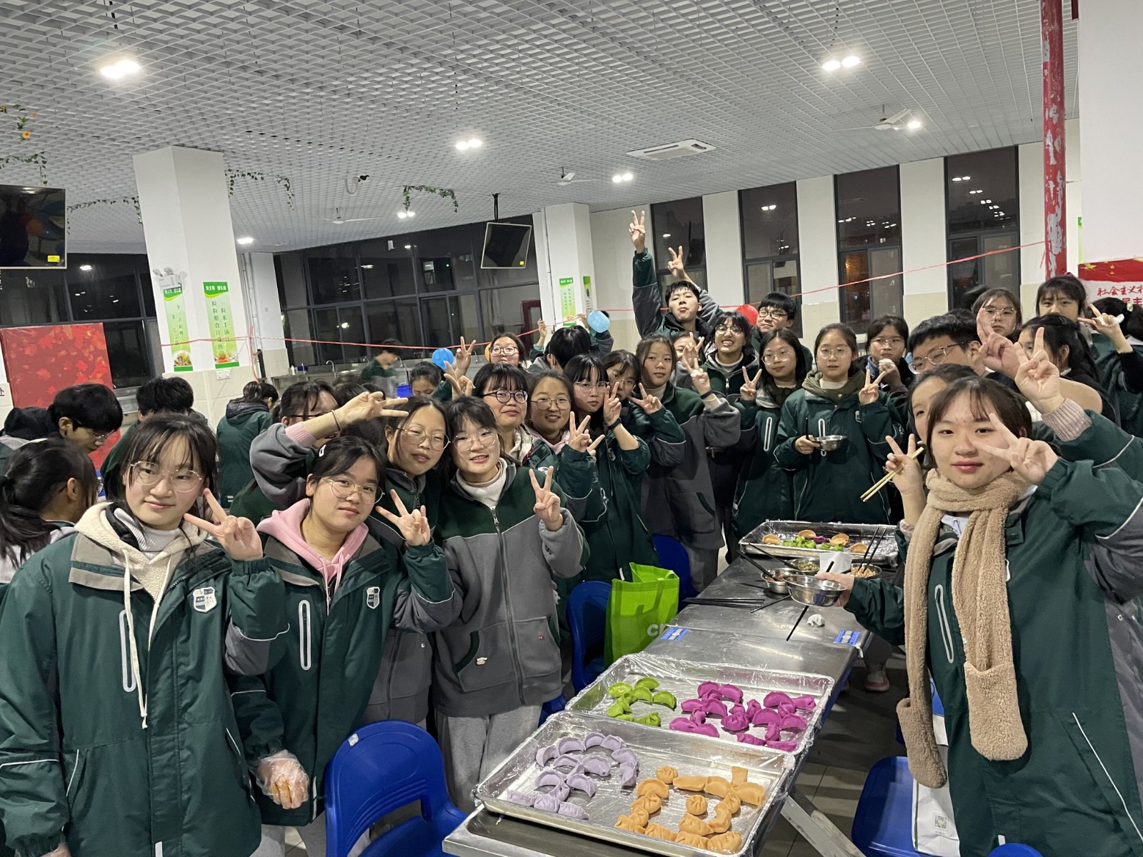 迎新年，展风采，续辉煌--高二年级部元旦迎新活动