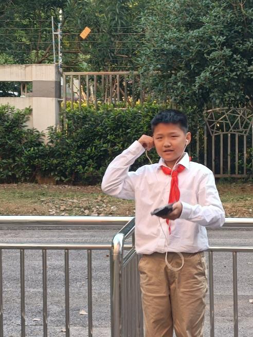 小学科学社团无线电测向期末报道_html_m556e5db4.jpg