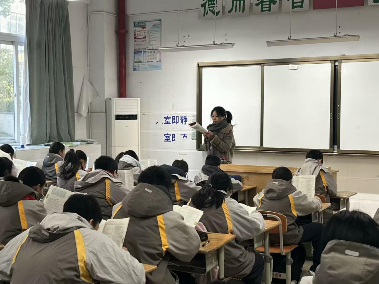 【勤耕摄园】任教精通方有力，育人有法蔚成风——摄山中学开展期初教学常规检查活动_html_m7ccb0fff.jpg