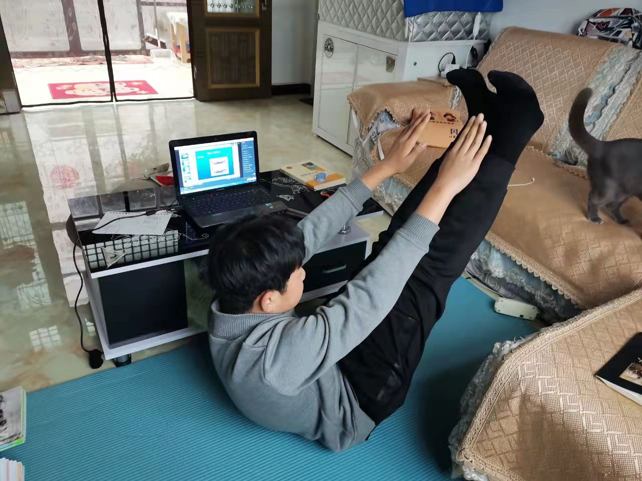 伯乐八年级部线上教学新闻稿_html_m7afe0939.jpg