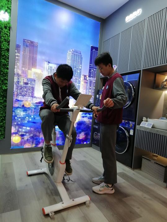 青海班参观三翼鸟_html_39b6d0c7.jpg