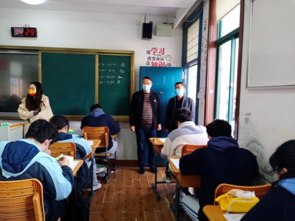 栖霞区教育局调研新港中专校12320220329_html_7cc6eff4.jpg
