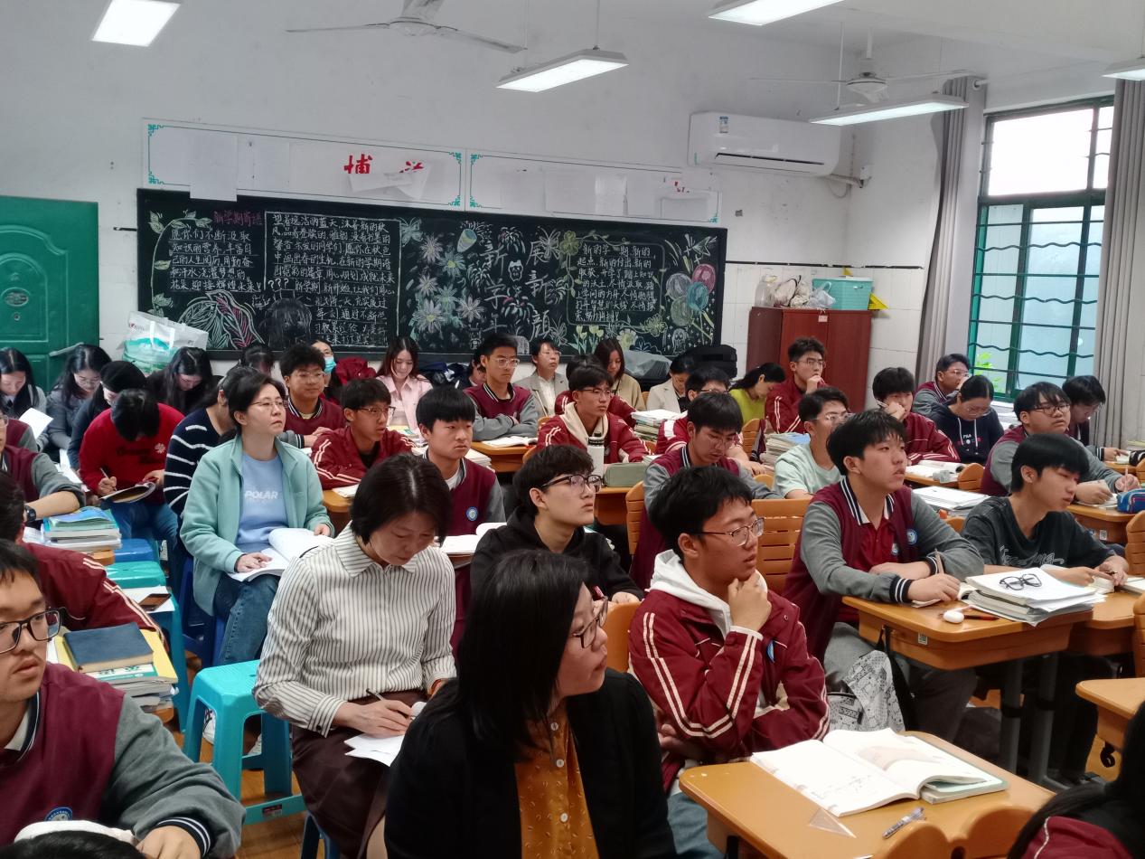 巧设情境以文化人，以德为根培育未来_html_m2d14ea13.jpg